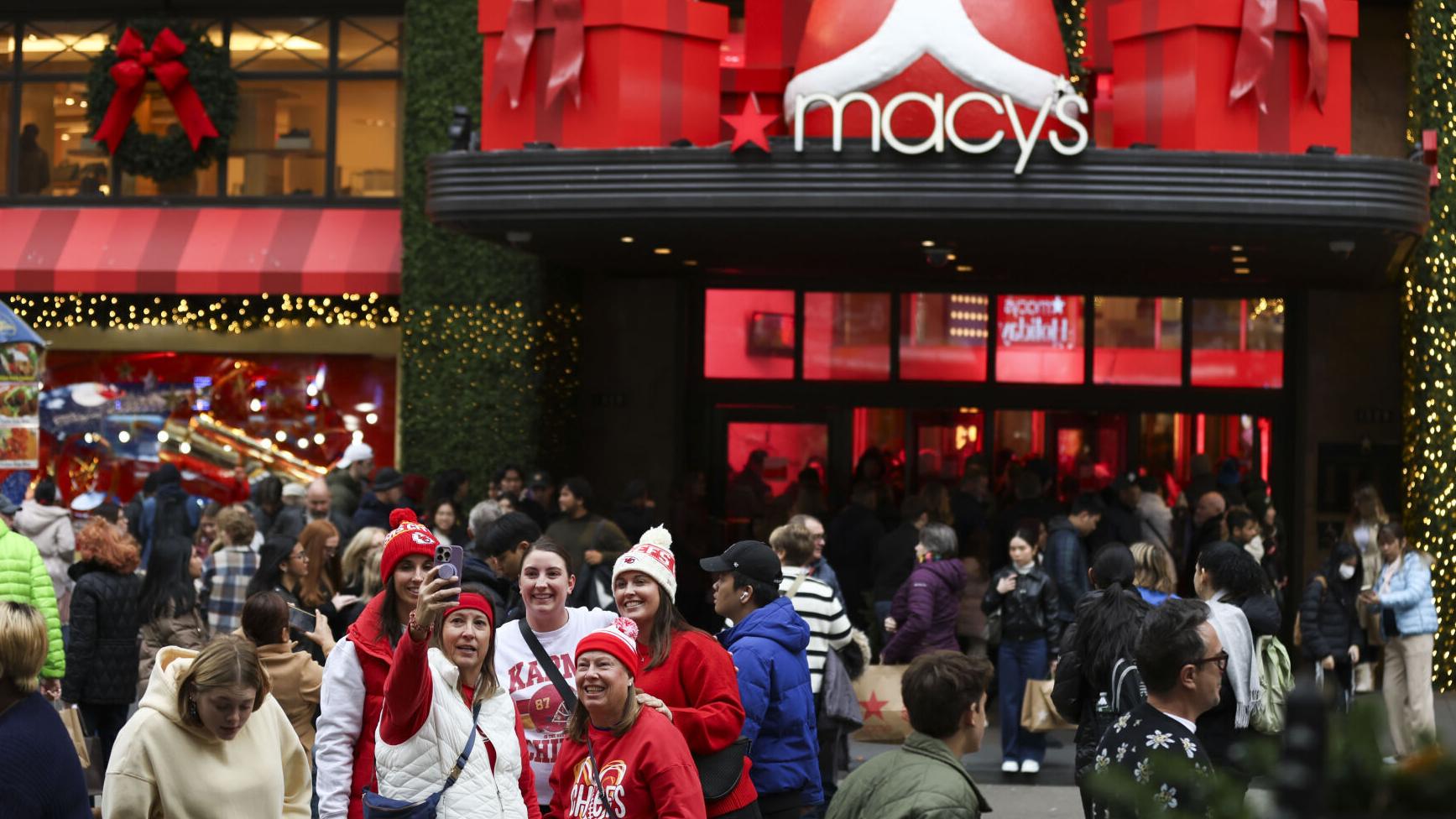 9 festive escapes to consider at the last minute for the holidays | PennyWise podcast